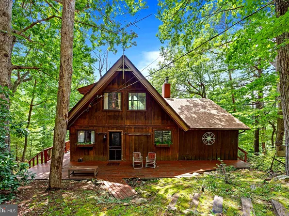 303 Jordan Hollow Rd, Stanley, VA 22851