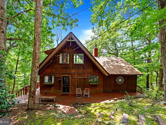303 Jordan Hollow Rd, Stanley, VA 22851