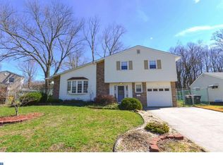 572 Seneca Ct, Magnolia, NJ 08049