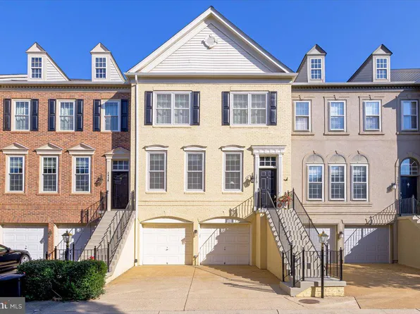 2420 Gretter Pl, Alexandria, VA 22311