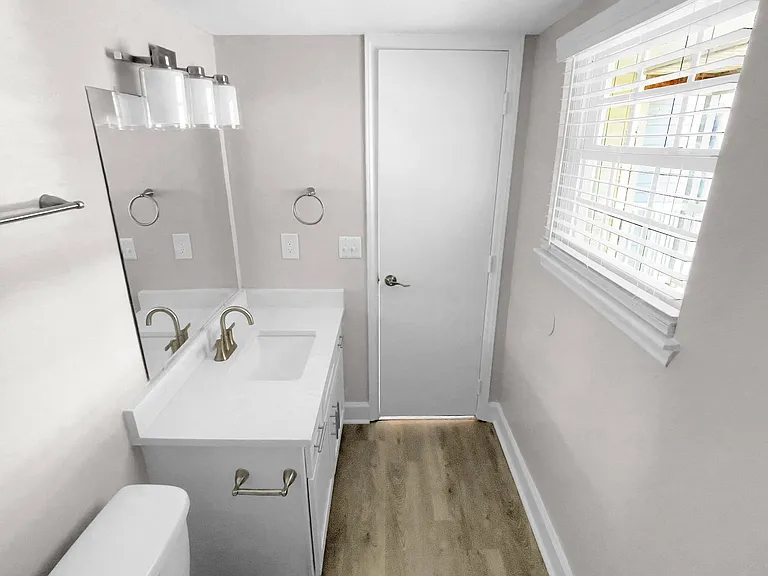 Huntington Apartments — Photo 14