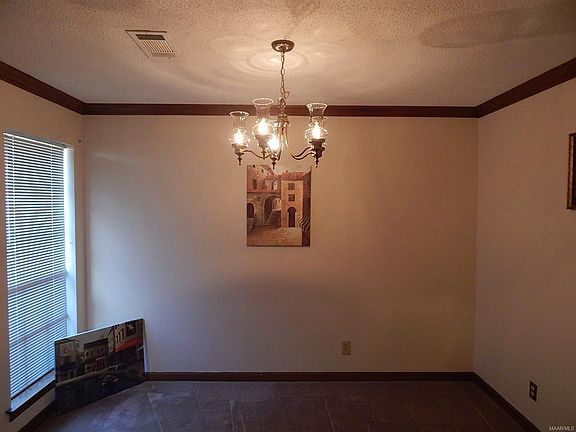 4th image of 3217 Milan Dr