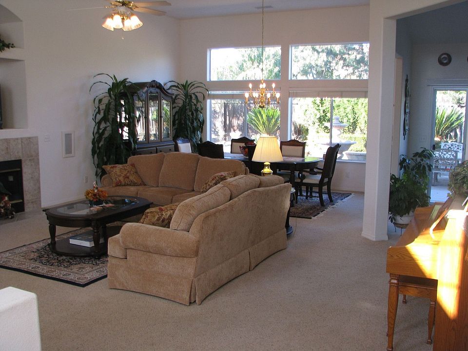 Living/Formal Dining