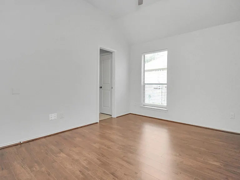 2823 Woodland Glen Ln — Photo 19