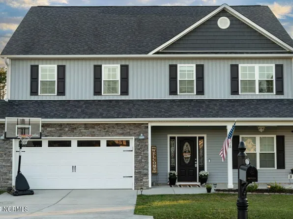 525 Aberdineshire Court, Hubert, NC 28539