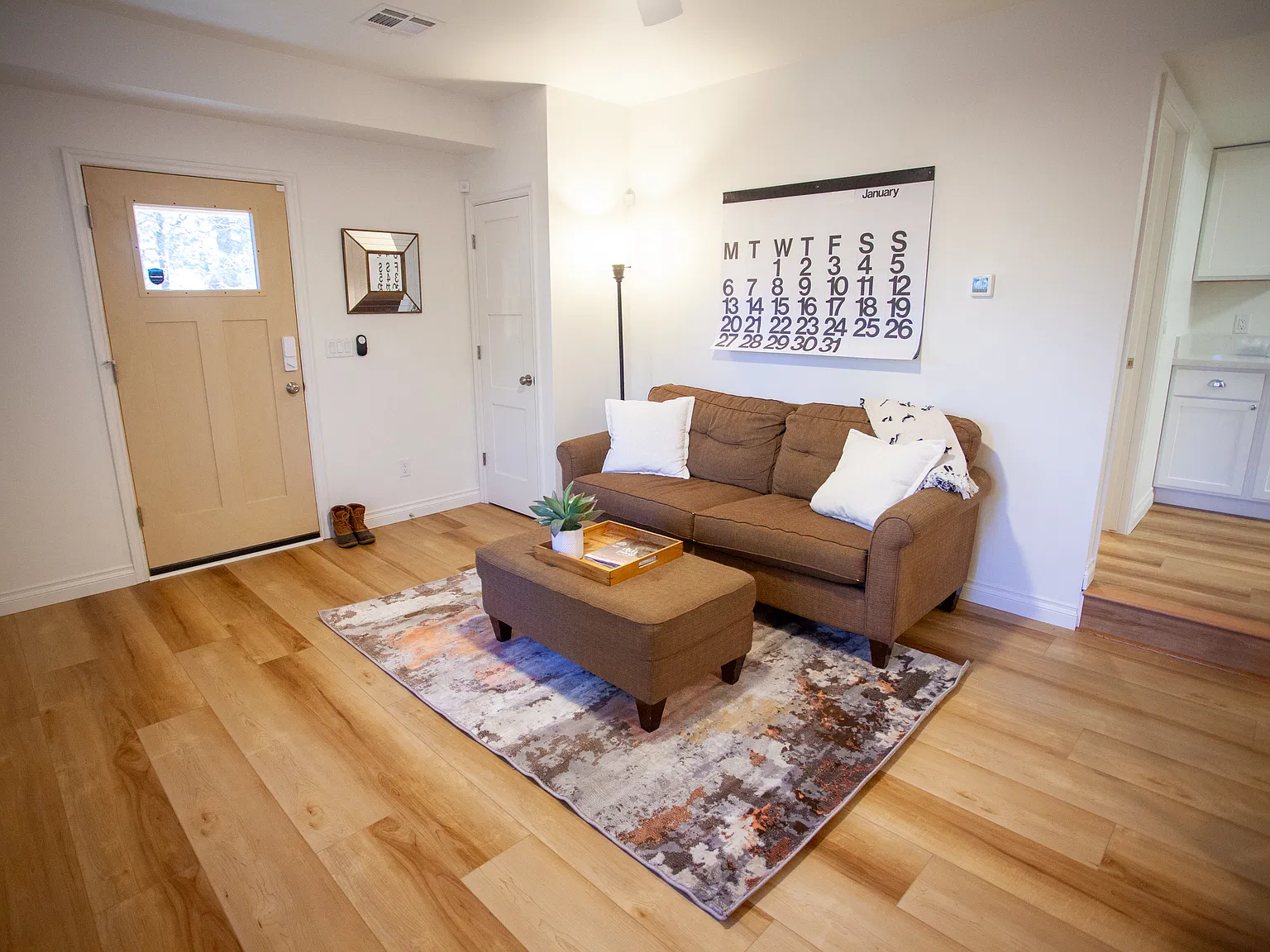 1 bed, 722 sqft, $2,100 — Photo 3