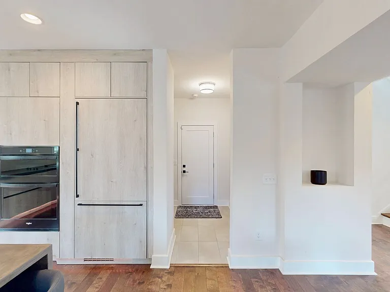 1220 Lomax Ave — Photo 15