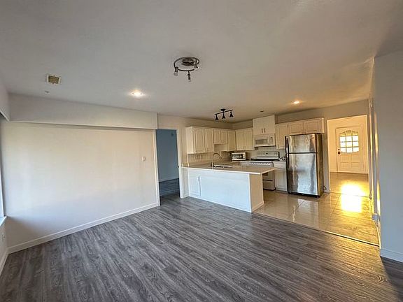 4th image of 49XX Cedar Cres #1A