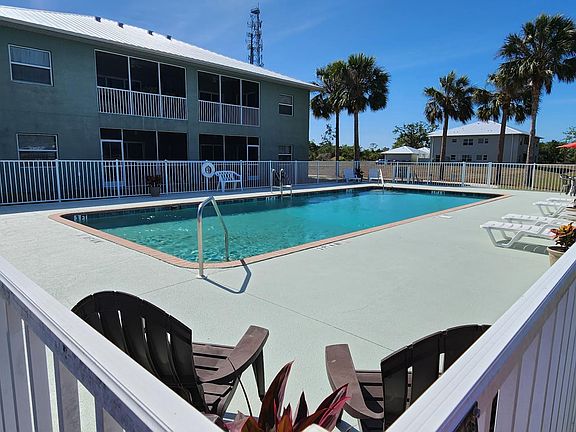 4th image of 4760 S Biscayne Dr Unit 201