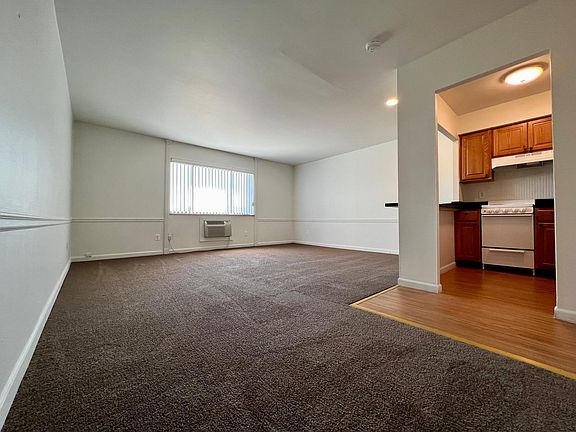 2nd image of 4020 Lindell Blvd APT 411