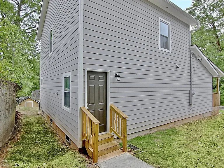 198 Margaret St — Photo 49