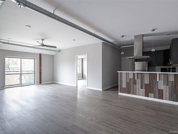 2nd image of 128 Vineyard Avenue #209