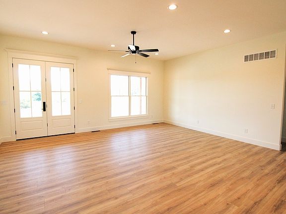 3rd image of 1319 Bentgrass Dr