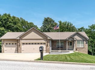 762 Bridgewater Xing, Villa Ridge, MO 63089