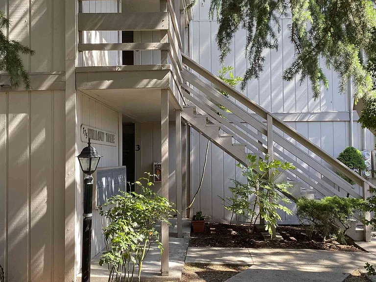 775 SW Washington Ave — Photo 5