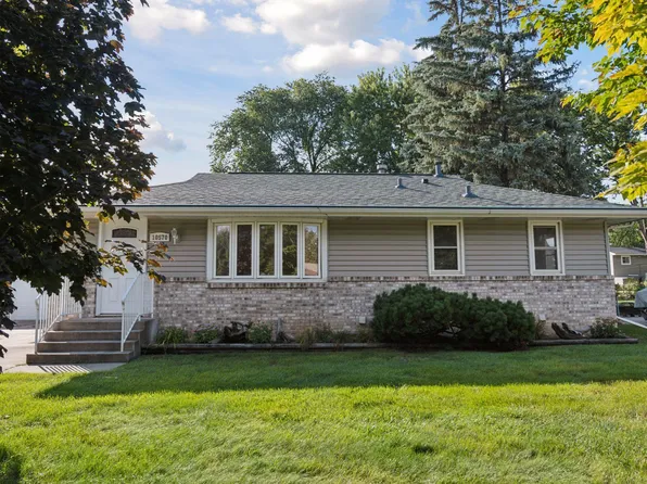 10570 President Dr NE, Blaine, MN 55434