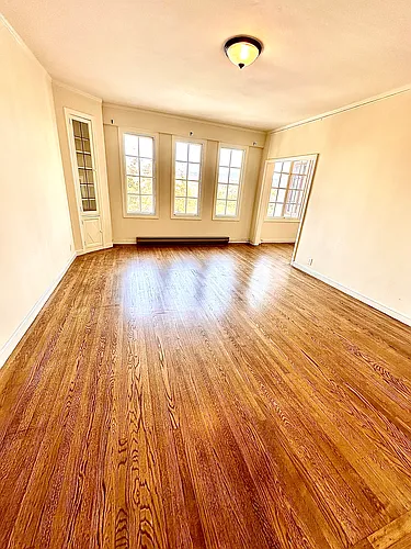 Tudor Hall Apartments Photo 1