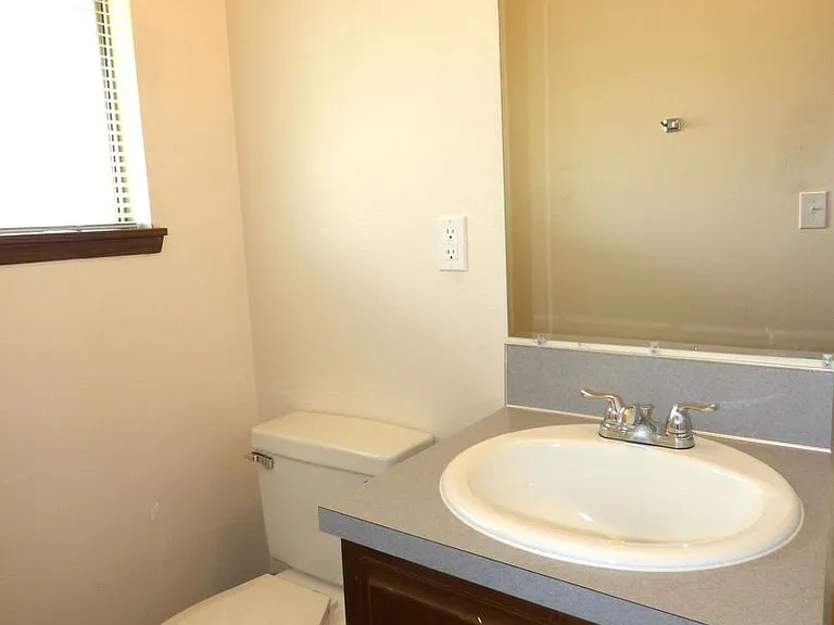 4824 Falcon Ct NE — Photo 19