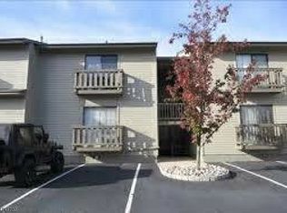 1813 Spruce Hills Dr #1813, Glen Gardner, NJ 08826