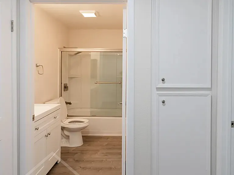 9719 Riverview Ave #4 — Photo 6