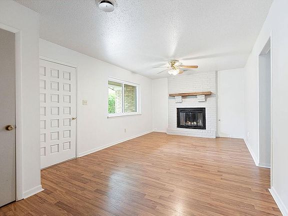 3rd image of 3465 N Northwood Ave