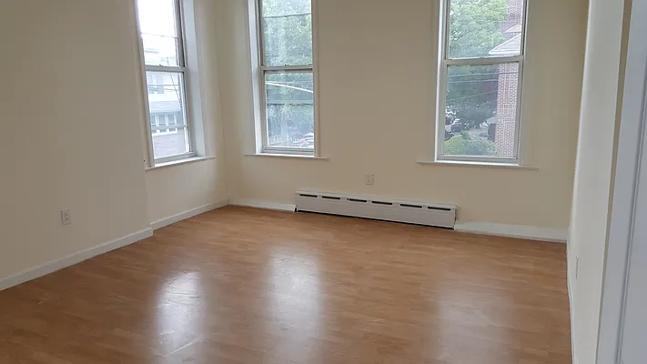 Rented by Naomi Property LLC | media 12