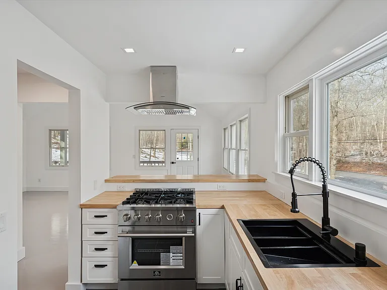 876A Millstone Rd — Photo 6