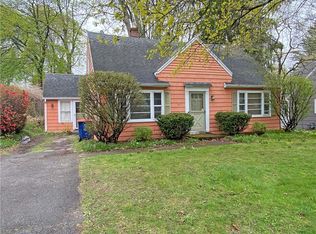 805 Landing Rd N, Rochester, NY 14625