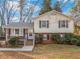3826 Barkwood Dr, Winston Salem, NC 27105