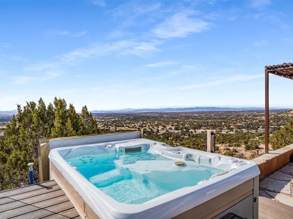 89 Coyote Xing, Santa Fe, NM 87508