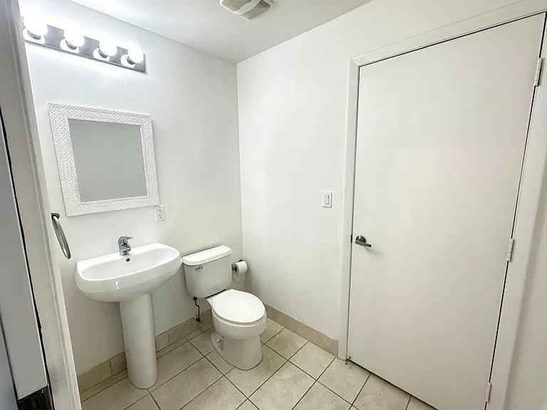 1900 N Bayshore Dr #1709 — Photo 10