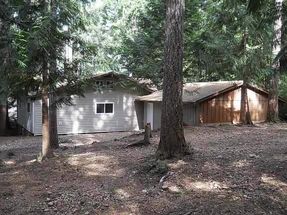 2nd image of 360 E Ballantrae Dr