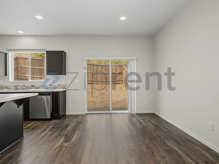 1900 NE 117th Ct — Photo 15