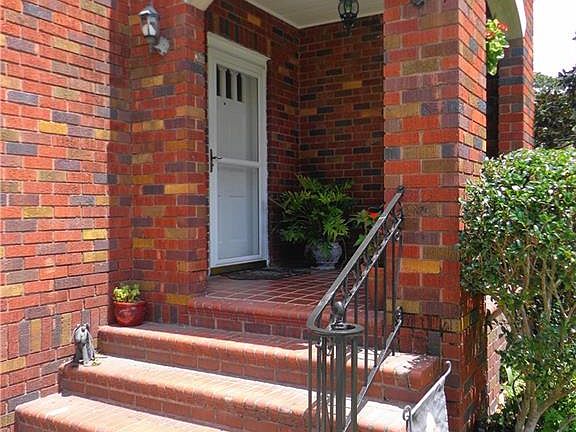 3rd image of 336 E 51st St