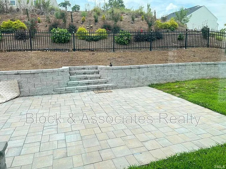 5013 Marathon Ln — Photo 13