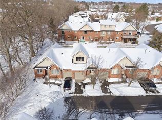 88 Pirie Dr #5, Hamilton, ON L9H6Y9