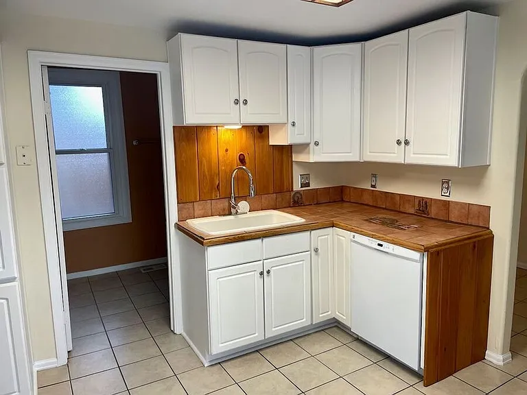 2901 Beacon St #1 — Photo 12