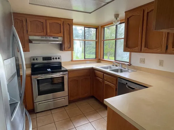 1397 Zylstra Rd, Oak Harbor, WA 98277