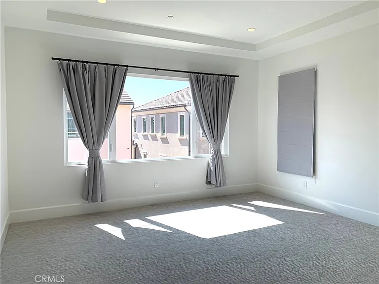 105 Sky Hts — Photo 31