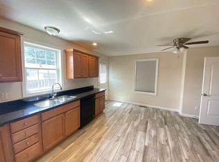 14 Pine Grove St, Springfield, MA 01119