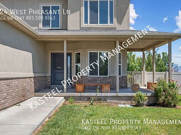 3rd image of 924 W Pheasant Ln