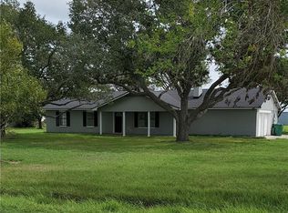 129 Davis Ln, Victoria, TX 77905