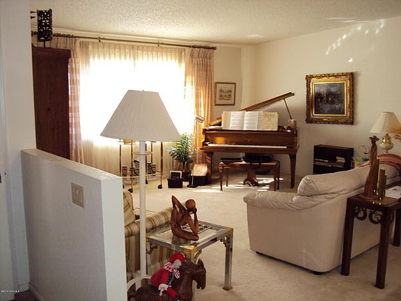 3rd image of 331 E Paseo Chuparosas