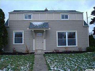 5th image of 715 E 266th St