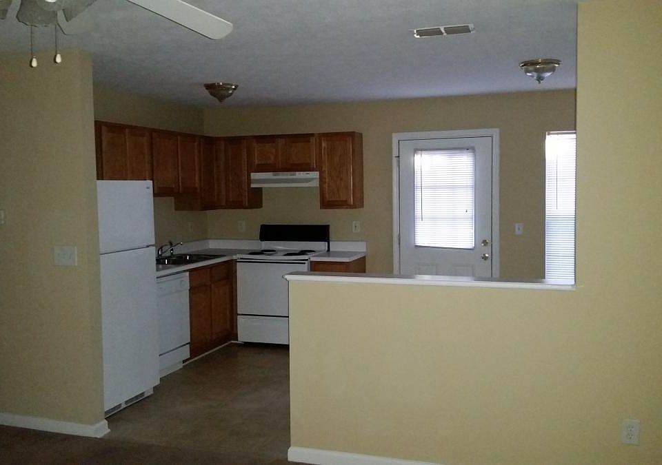 2nd image of 313 Newcomb St