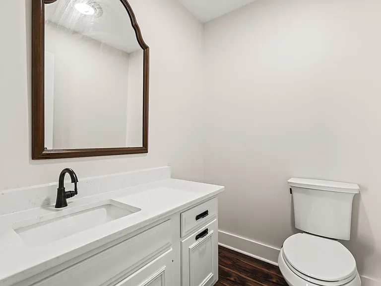 80 Green St — Photo 5