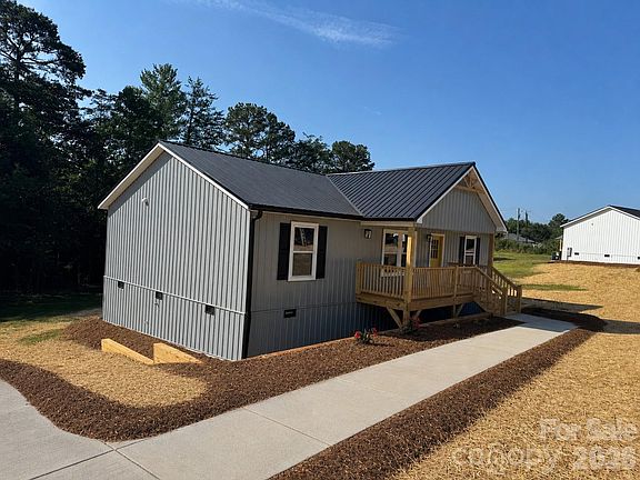 2nd image of 2047 Bailey Dr