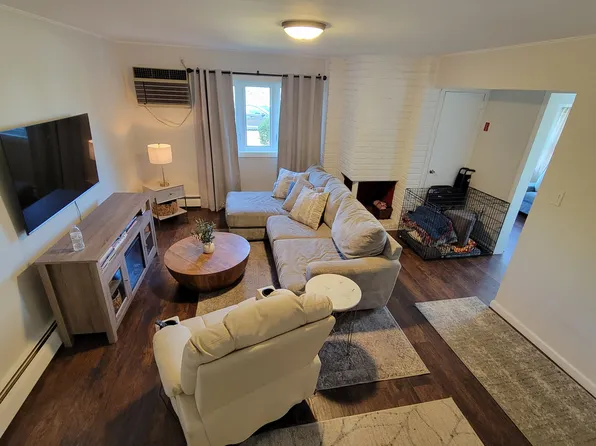 (undisclosed Address), East Meadow, NY 11554