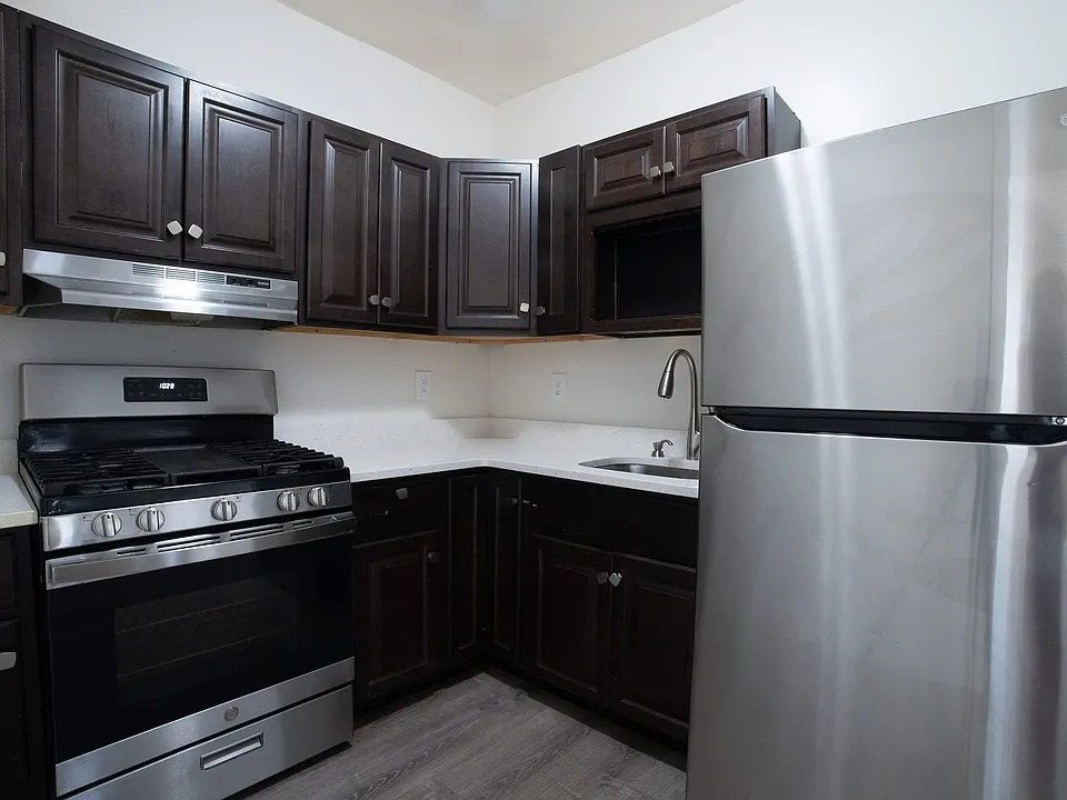 42 Mott St #2