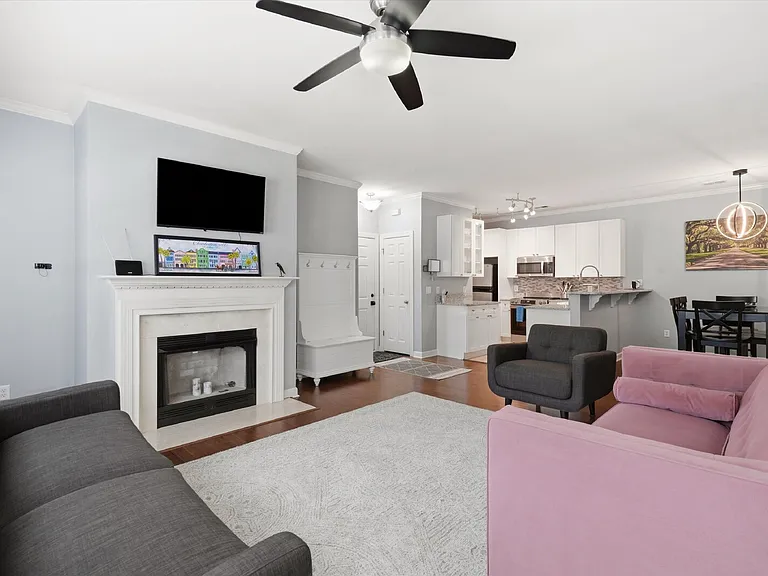 1202 Grove Park Dr — Photo 7